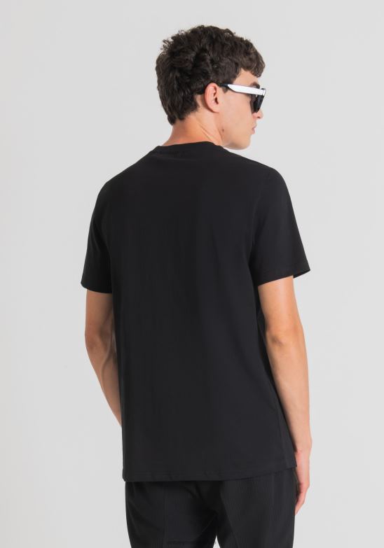 4R2JF144 ropa hombres Antony Morato negro camiseta regular fit 100% algodón con estampado en contraste